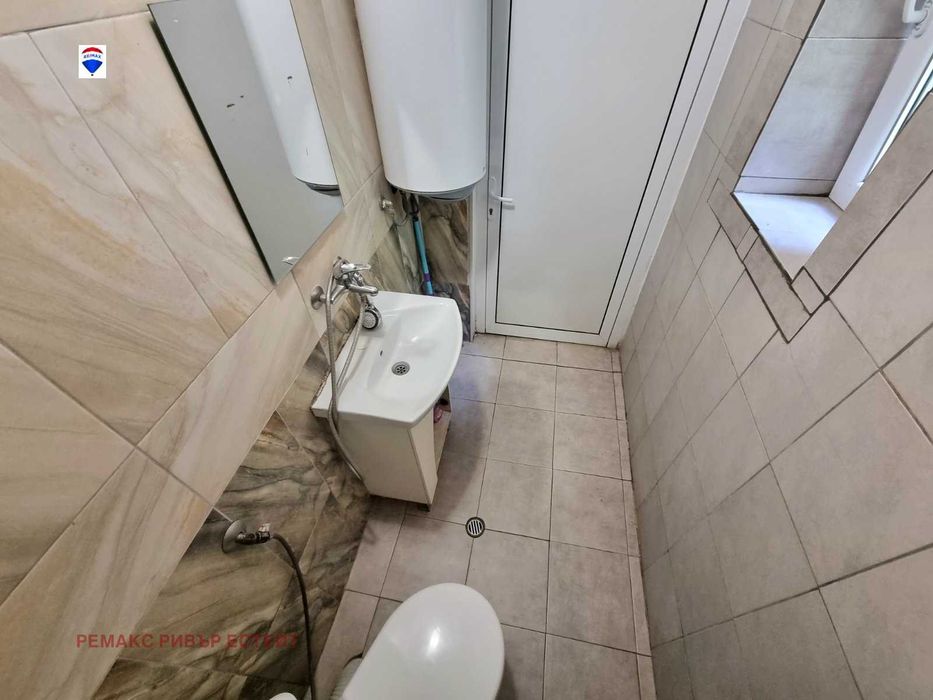 Хотел за продажба в с. Николово, лесопарк Липник