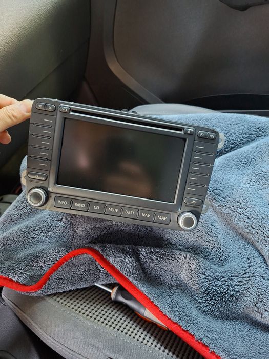 Navigatie Originala vw Touran se potriveste pe mai multe modele de Vw