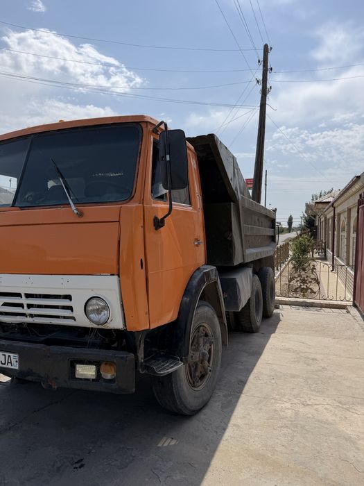 Kamaz srochna sotiladi