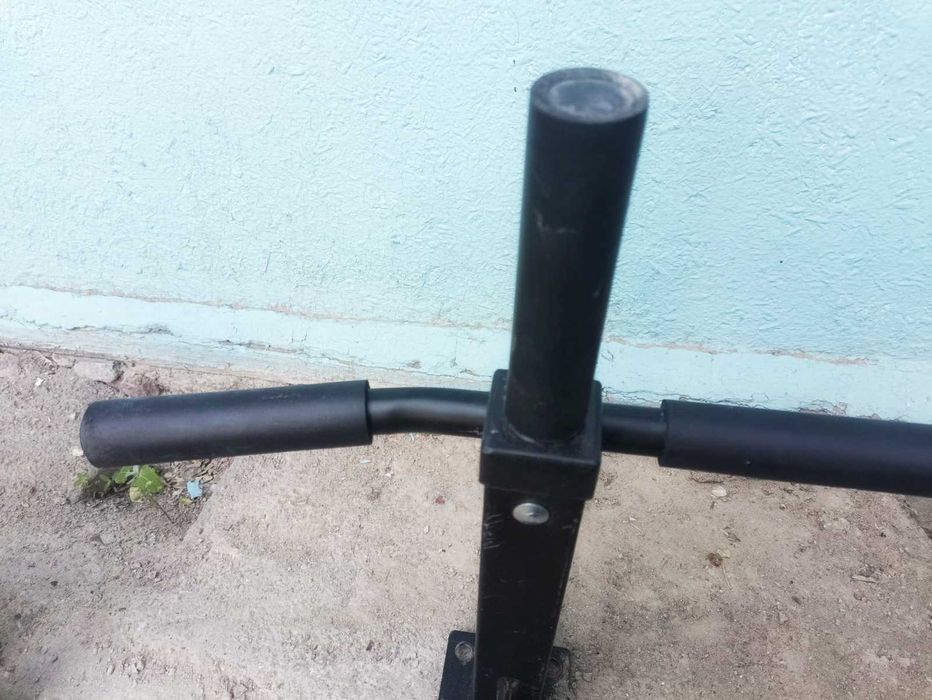Турник настенный