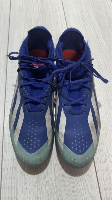 Футбольные бутсы Адидас