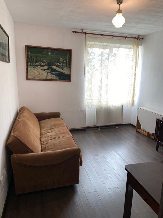 Apartament 2 cam etaj. 1 Moldova Noua