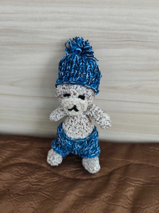 Ръчно плетена играчка