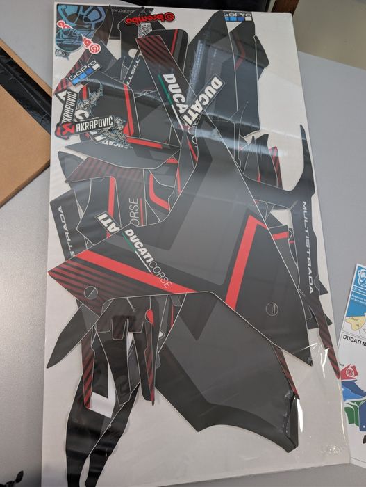 Графики,лепенки за Дукати