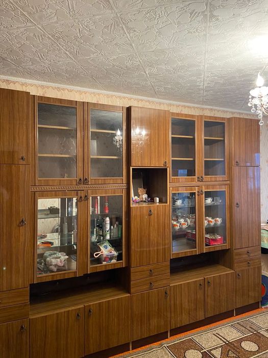 Шкаф-стенка с антресолями