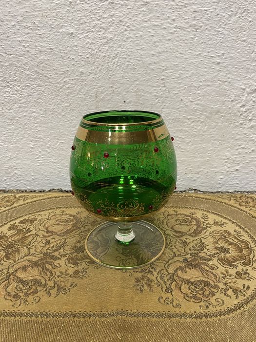 Голяма италианска кана със златни кантове