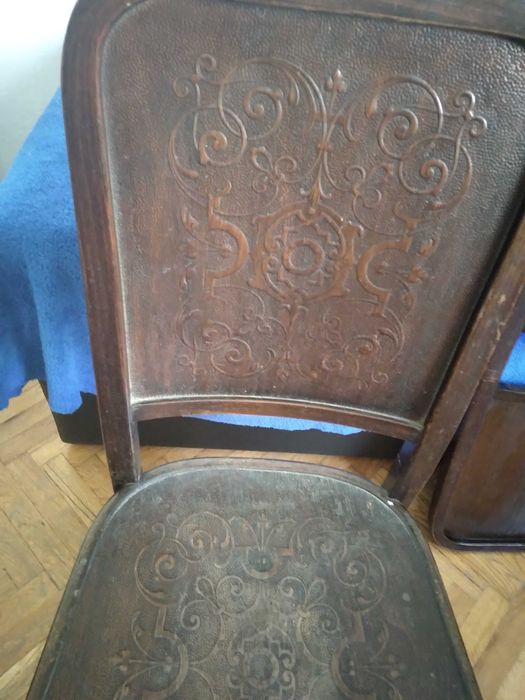 Три стари столове Thonet, виенски