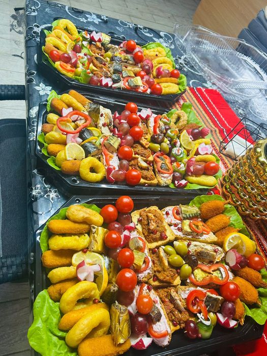 Platouri cu aperitive reci - ideale pentru petreceri și evenimente