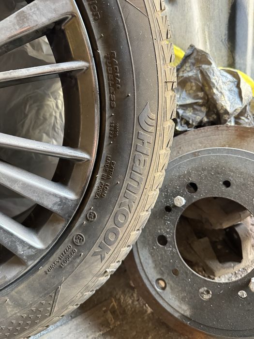 Продам зимнии шины с дисками