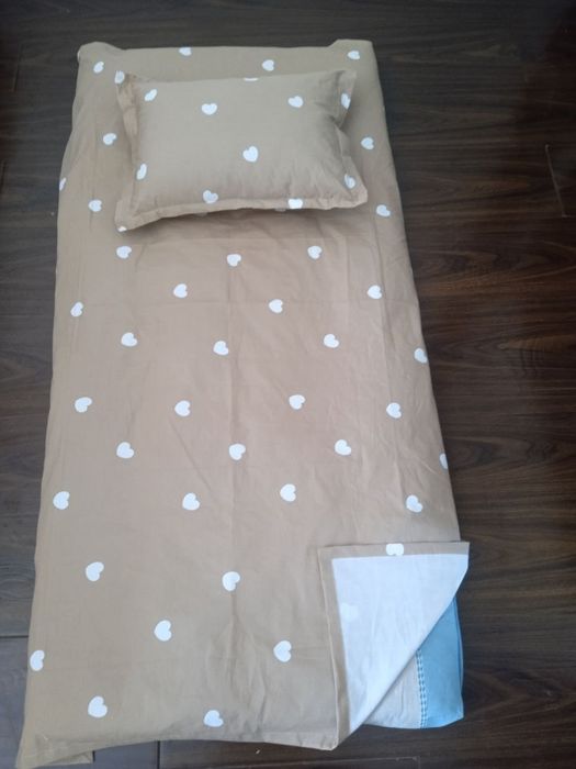 Bolalar uchun xar xil turdagi matraslar yostiqlar va toshaklar