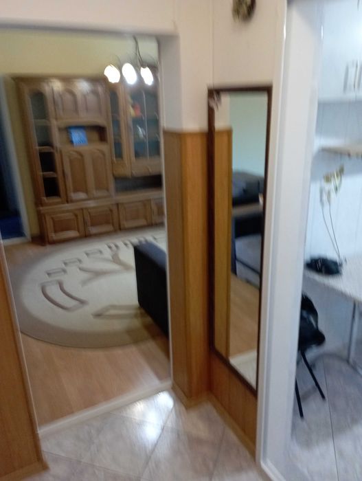 Închiriez apartament 2 camere,str Mircea cel Bătrân vizavi de mag.Profi ,et 1/9