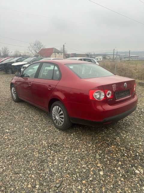 Dezmembrez,VW Jetta cutie manuala 5T 1.9 tdi tip BXE,An 2008