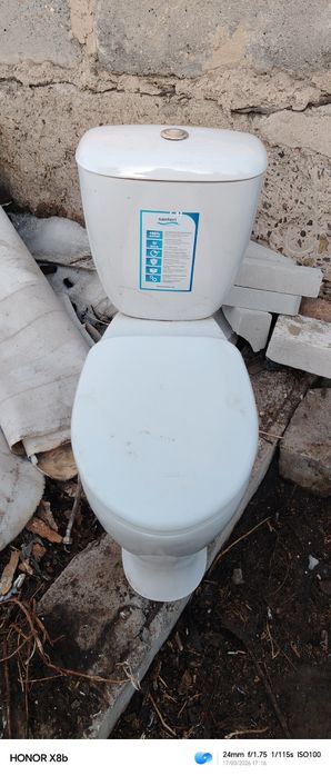 Продаю унитаз хорошем состояние