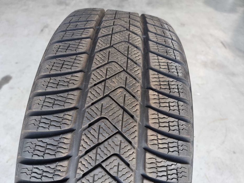 Anvelopa IARNA 235.45.18 'Pirelli Sottozero 3' [dot 2023] ; ca NOUA