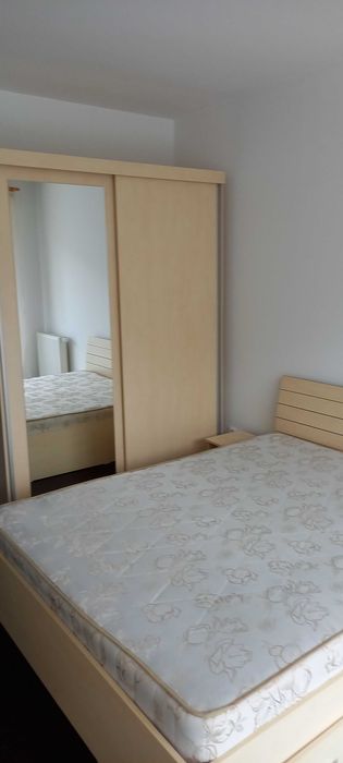 Proprietar – 2 camere, balcon generos și parcare privată