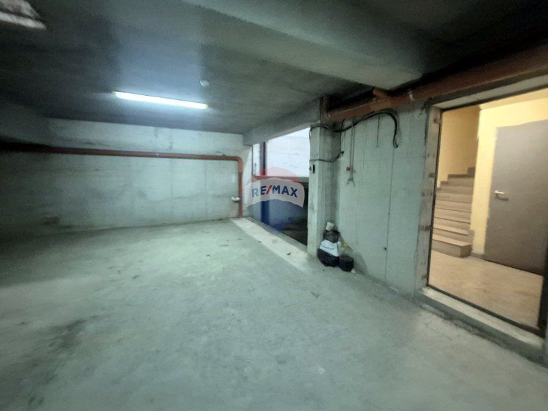 Подземно паркомясто под наем, Зимно кино Тракия Т4359