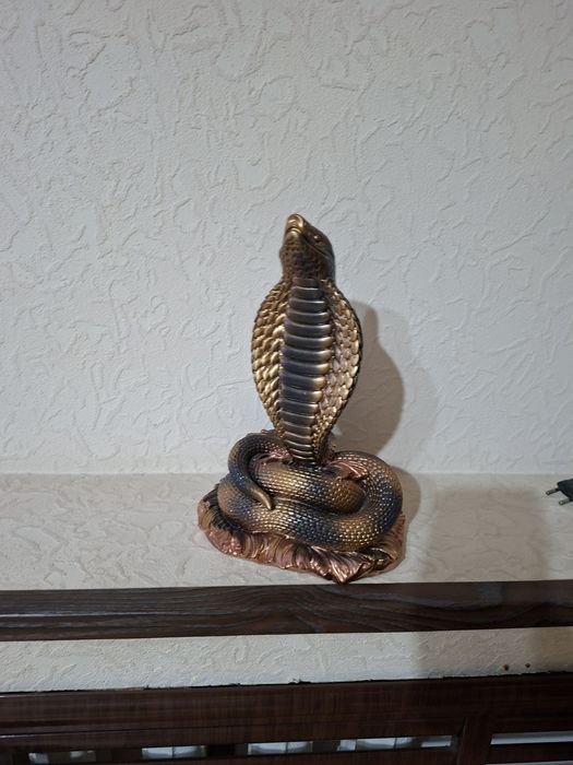 Продаю статуэтки .