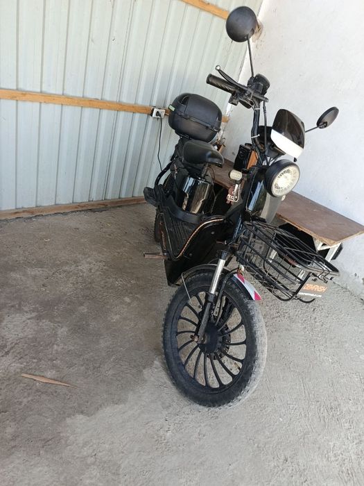 Sukuter sotiladi suroshni oladiganla bòlsa tel qiliyla