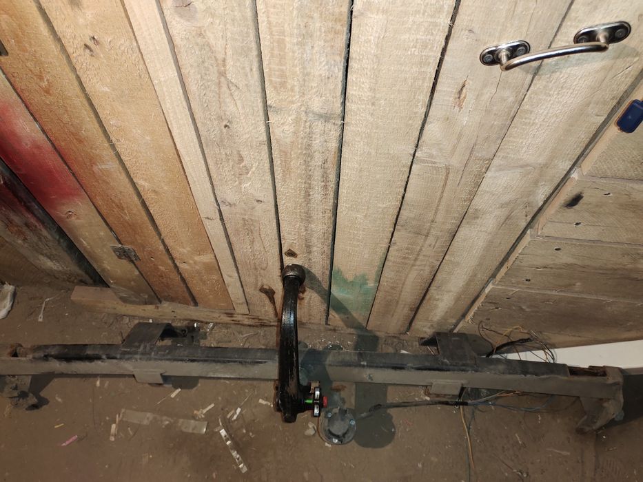 Фаркоп прицепное устройство на BMW e34