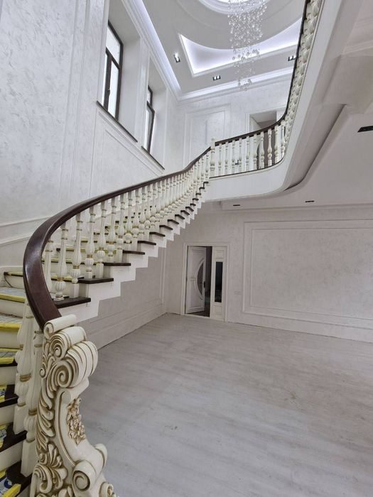 Лестница  на   заказ  из дерева