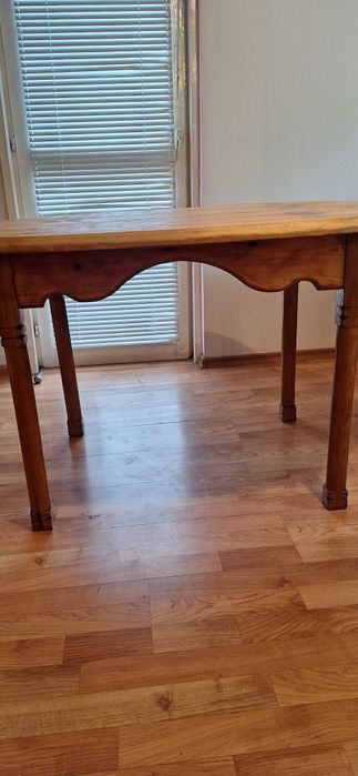 Дървена Масивна маса