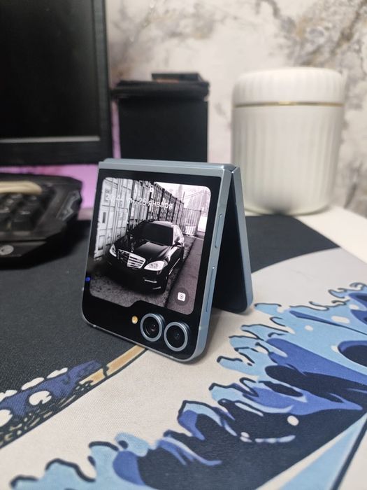 Samsung z Flip 6 идеальном состоянии