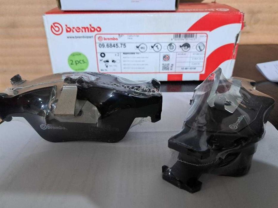 Vand set complet BREMBO XTRA  de discuri si placute fata noi, in cutie, pentru Mercedes SLK (r17), C-Class (W202), CLK (c208), E Class (w210)