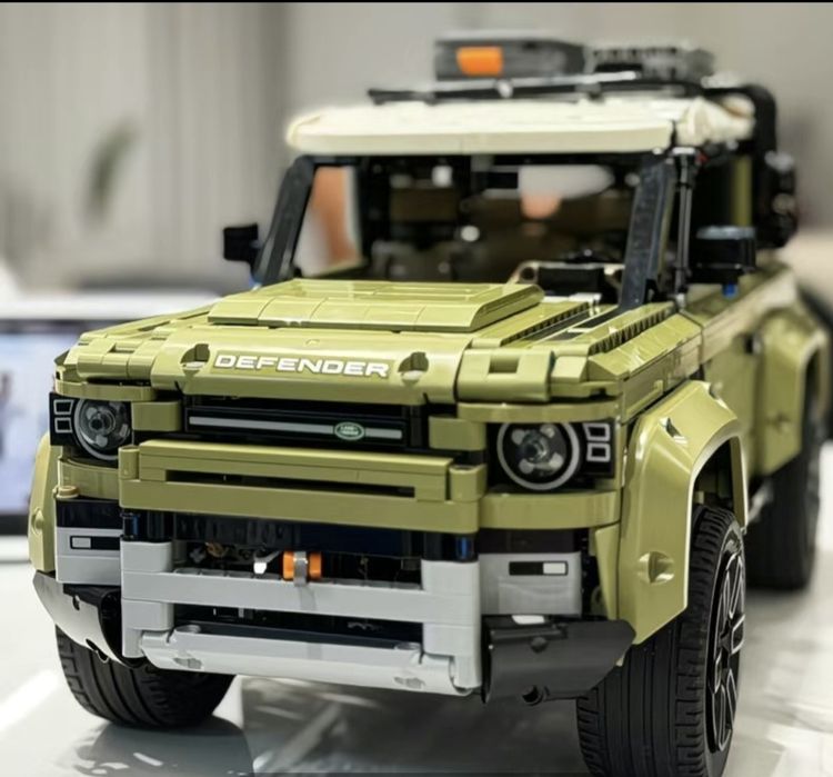 Лего Машина Land Rover Defender