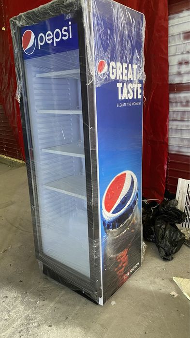 Vitrina frigorifica verticala pentru sucuri