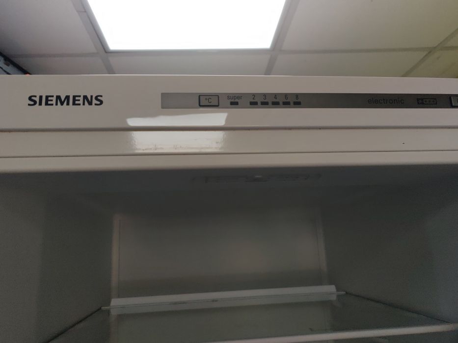 Комбиниран хладилник с фризер Сименс Siemens A+++ 2 години гаранция