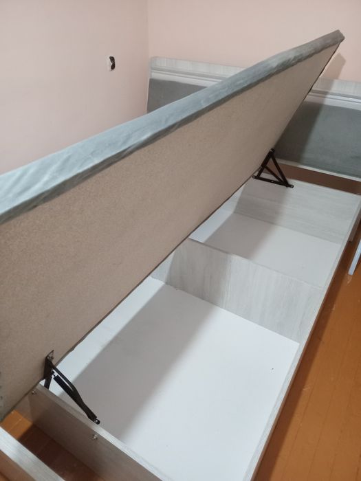 Срочно продаю двухместную кровать