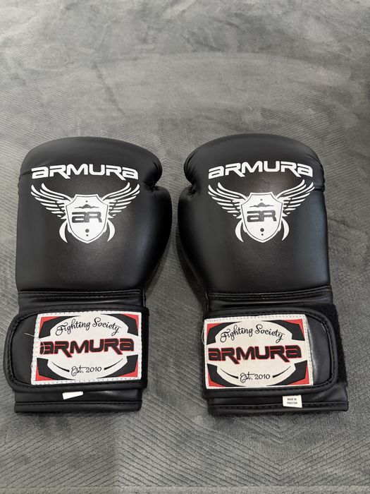 Mănusi pt kickbox
