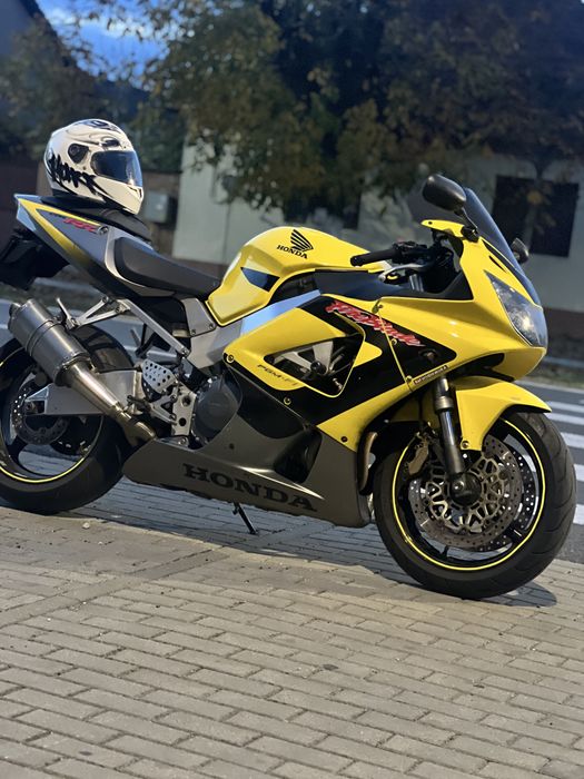 Vand sau schimb  Honda 929