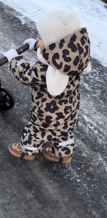 Продам новый комбинезон от h&m