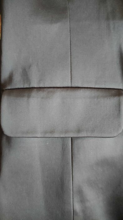 Costum clasic din material satinat- marca Guara