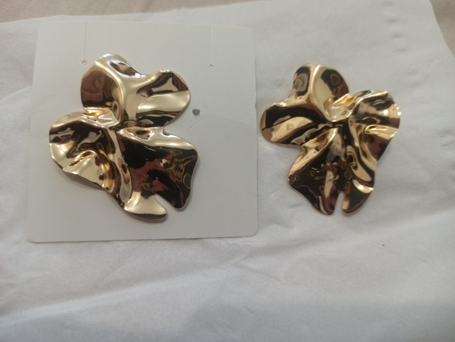 Cercei metal comun aurii