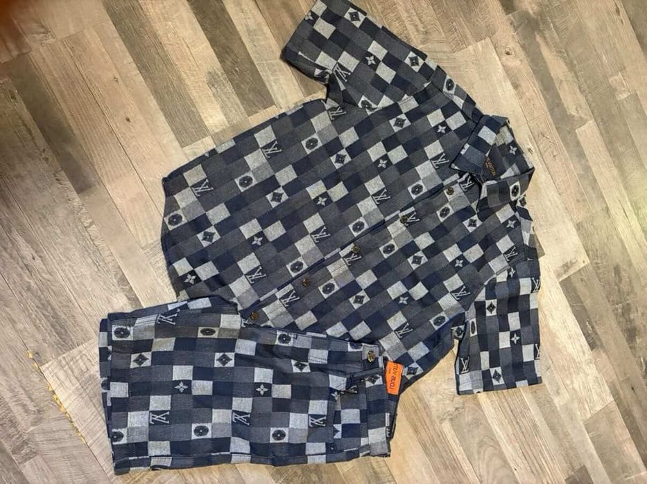 Compleu de blugi barbati model 2026