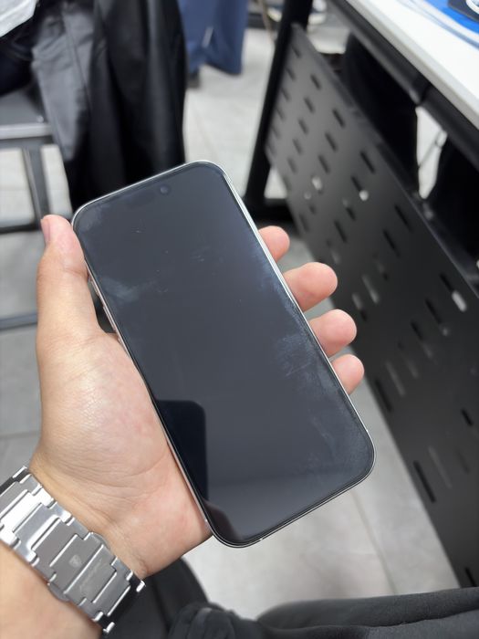 16 iphone . На гарантии