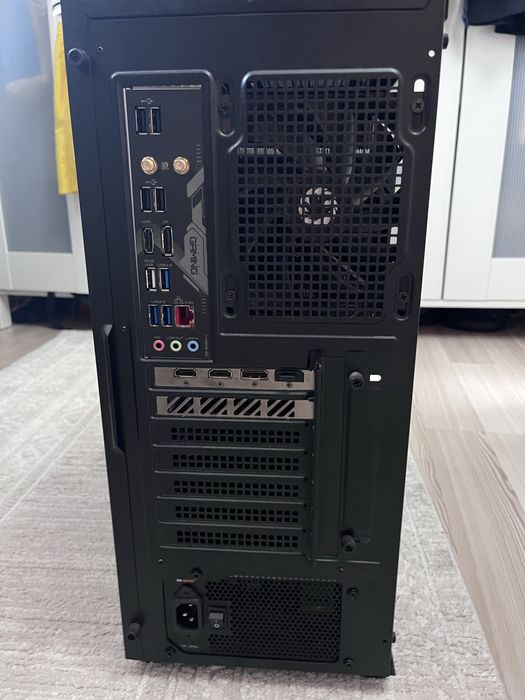 Calculator gaming, i5 14600KF, RTX4060Ti, 32 GB ram, 1TB SSD