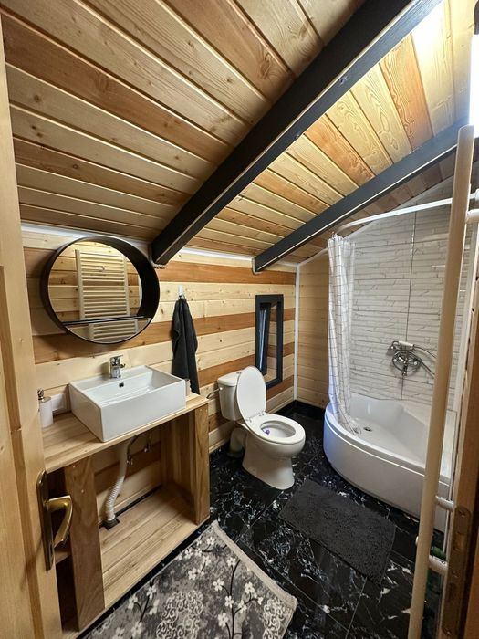 Inchiriez cabana