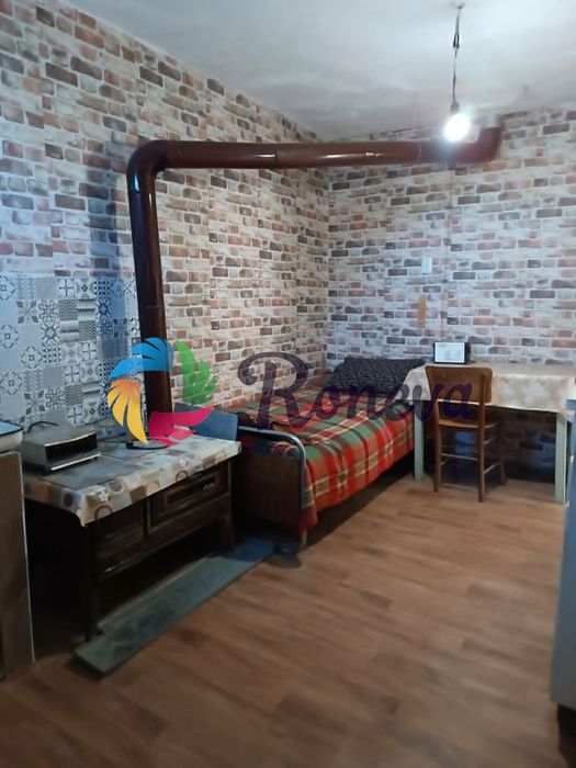 Къща в Варна, област-с.Житница с двор  2226 м2 цена 41990 евро