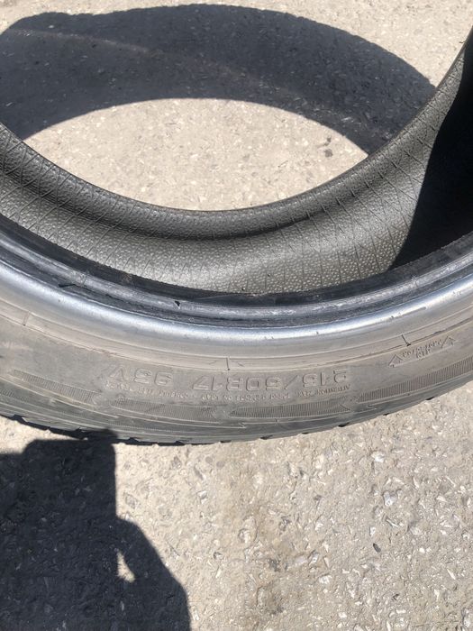 Гуми GOOD YEAR-215/50/17  DOT 3318