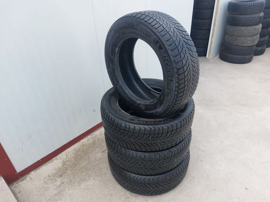 100 lei bucata! Set anvelope M+S/IARNA 235 60 17 Michelin