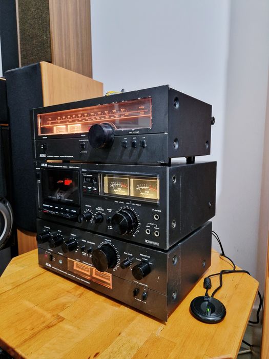 Linie Akai : Akai AM 2350 - Akai GXC 704D - Akai AT 2250L  -Made In Japan
