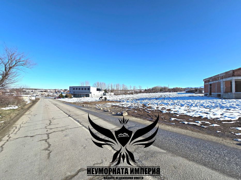 Продавам земя/имот/парцел 1411кв. УПИ в с.Мулдава, първа линия