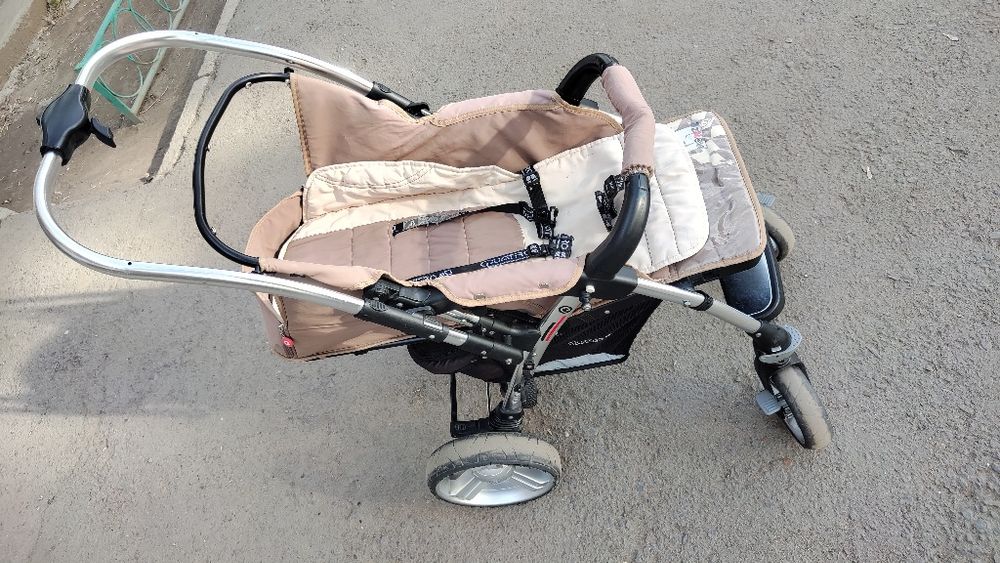 Продам детскую коляску