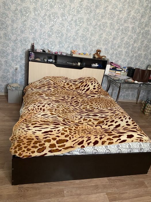 Продам двухспальную кровать