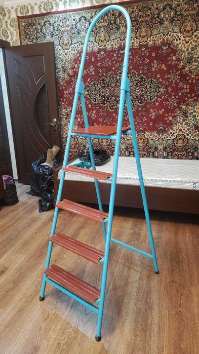 Стремянка (складная лестница) стальная, СССР. Очень крепкая!