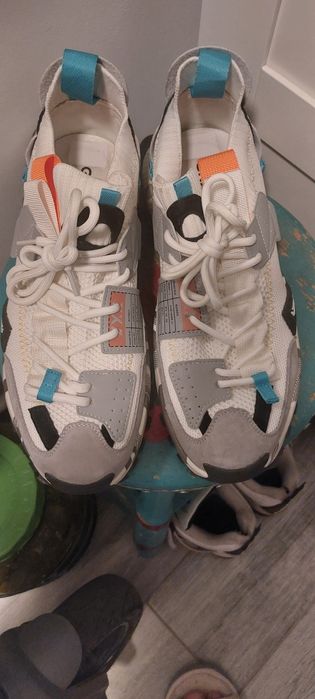 spălător franke  scaun birou  adidasi