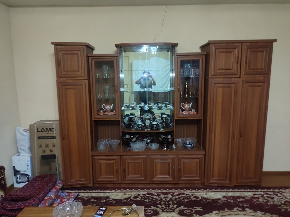 Mebel/stenka sotiladi